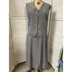 Women’s Napa Valley 2 Piece Gray Top & Skirt Matching Set Sz Large Polyester